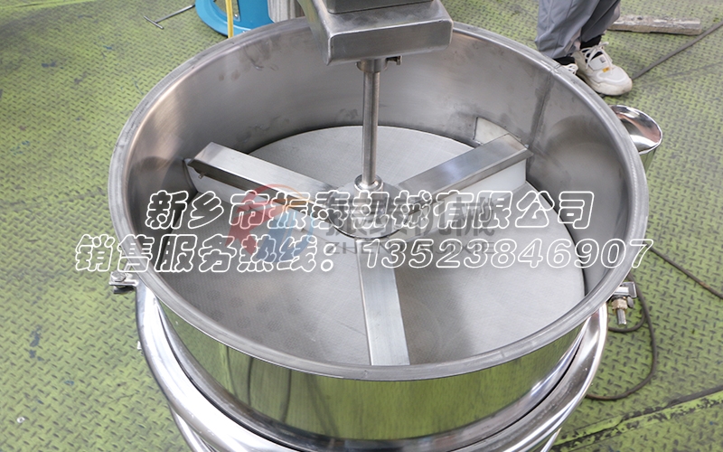 什么是強制振動篩？是在振動篩篩面加刮板嗎？